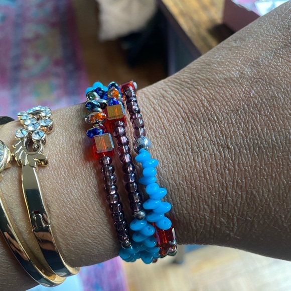 Colorful Beaded Bracelet - Picture 5 of 7